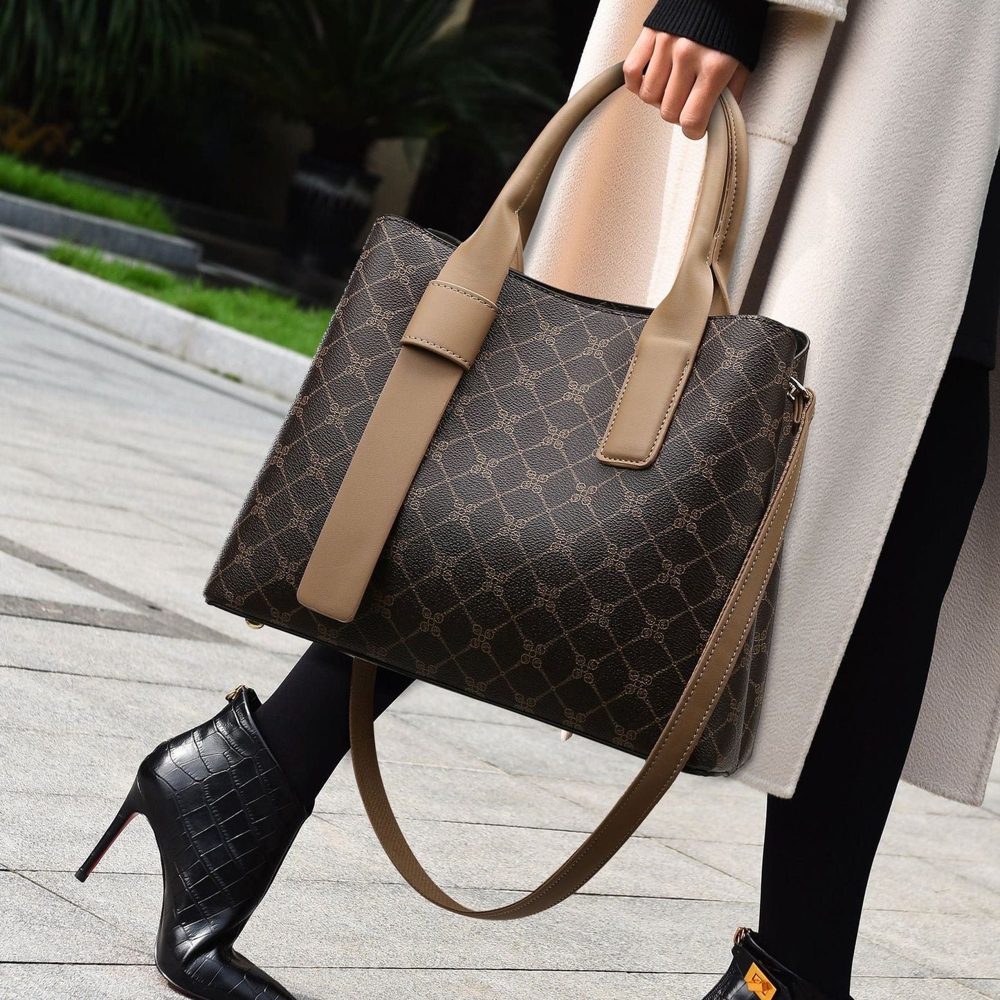 Elegant Brown Leather Tote Bag – Timeless Style Meets Everyday Function