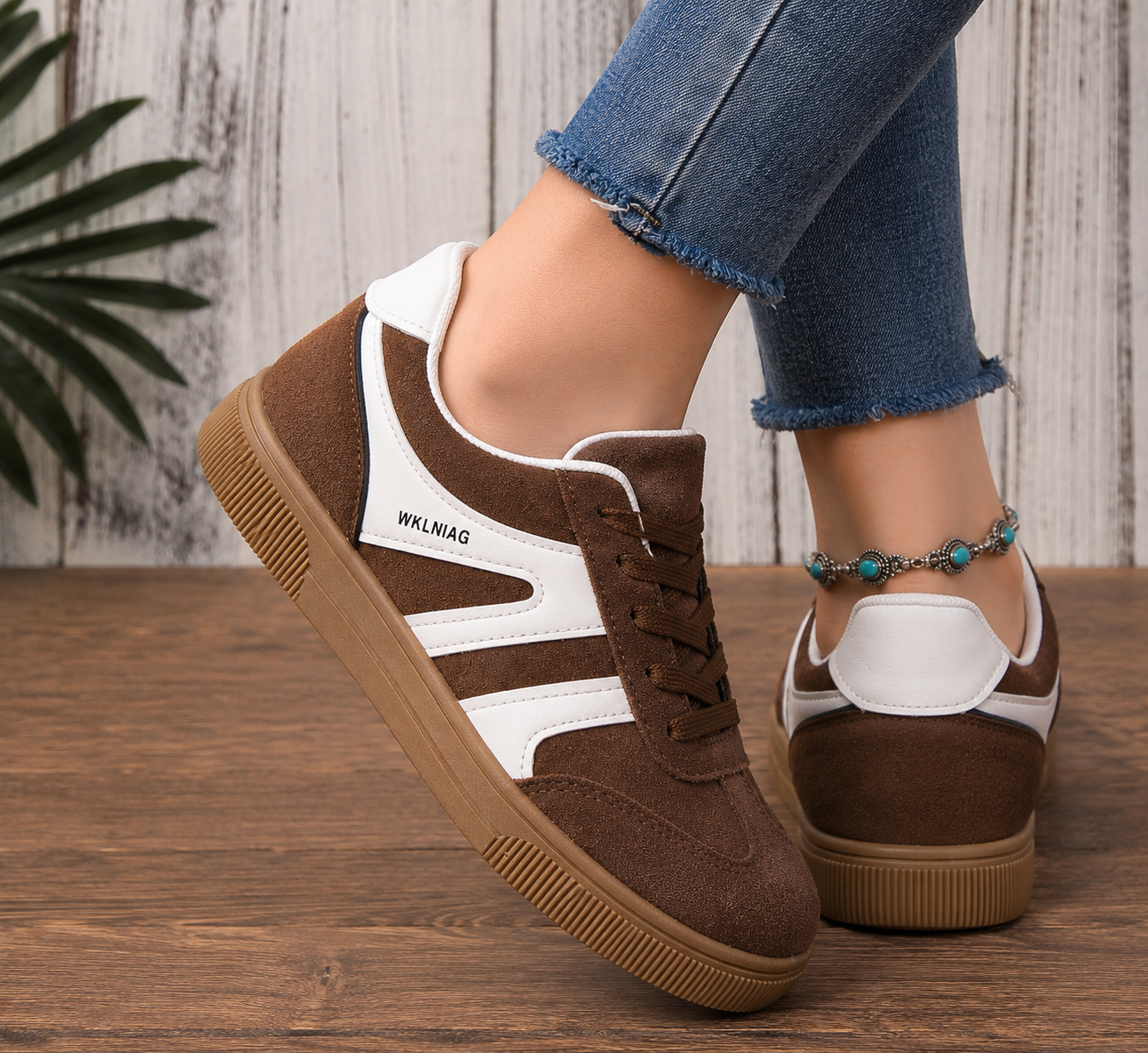 Women's Retro Casual Round-Toe Sports Fashion Flat-Soled Sneakers