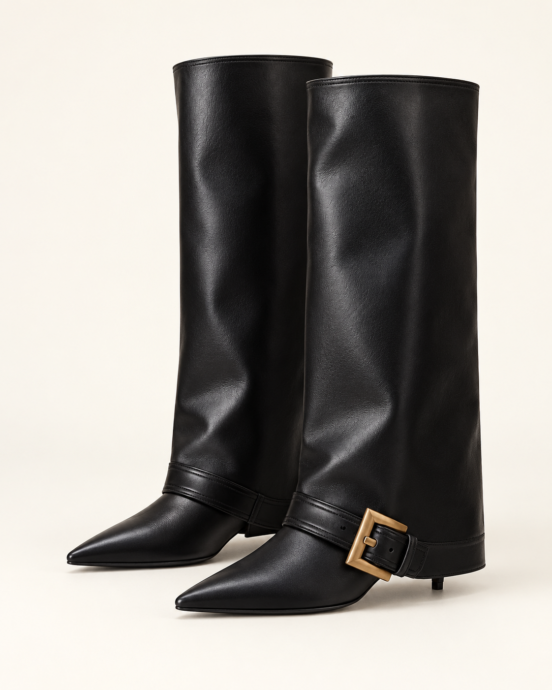 Imagem de catálogo das botas altas com fivela