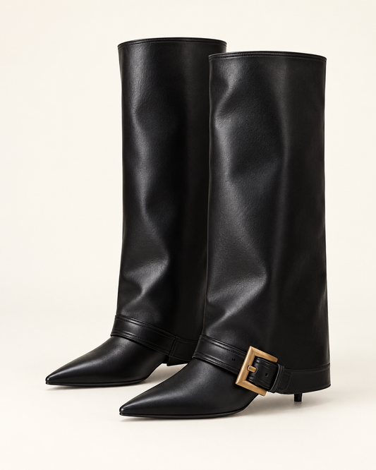 Imagem de catálogo das botas altas com fivela
