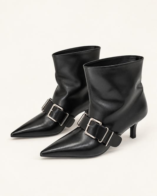 Imagem de catálogo dos botins stiletto