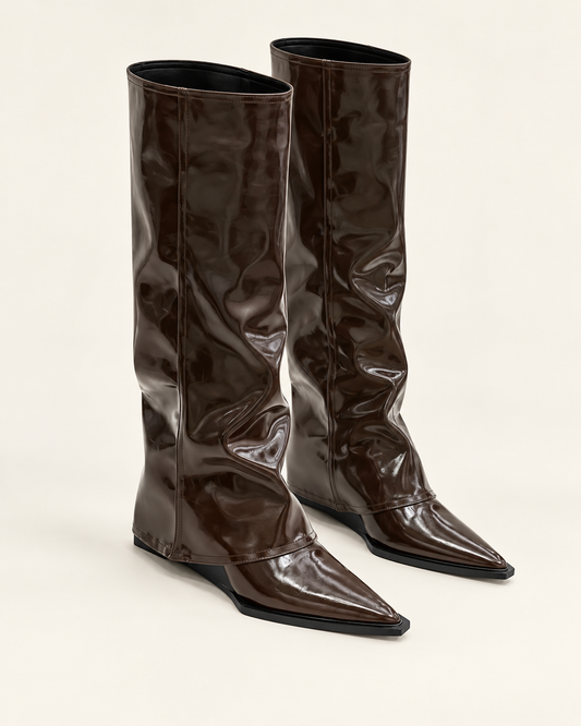 Imagem de catálogo das botas minimalistas de cano alto